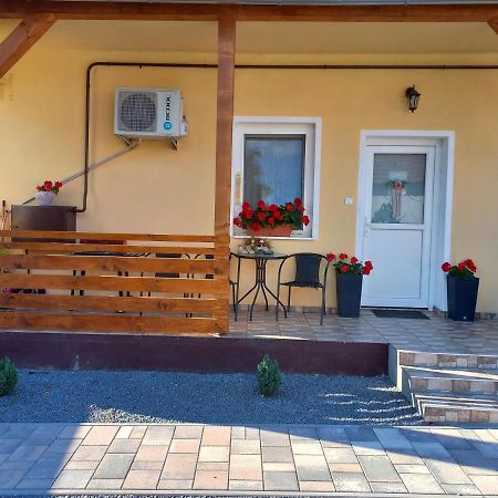 Oazis Apartman Sarospatak Bagian luar foto