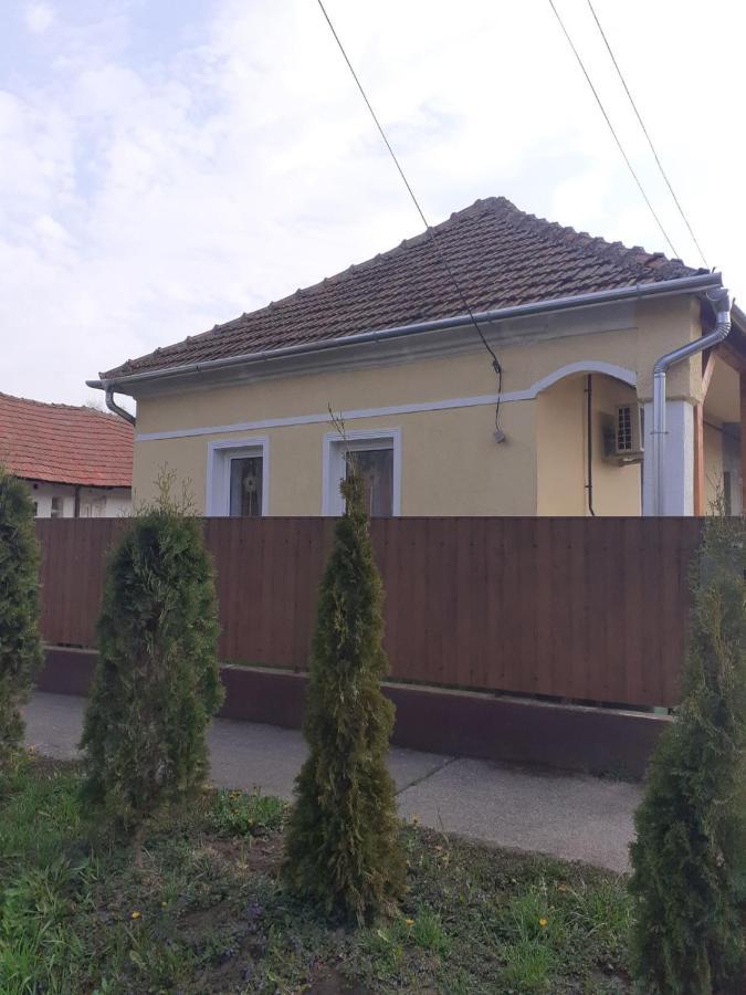 Oazis Apartman Sarospatak Bagian luar foto