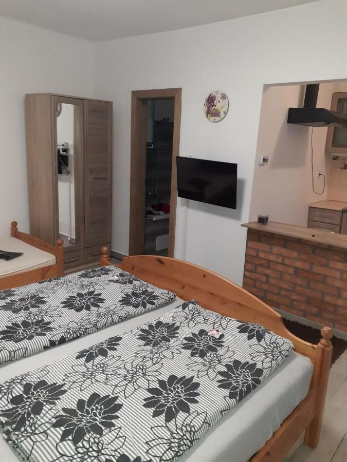 Oazis Apartman Sarospatak Bagian luar foto