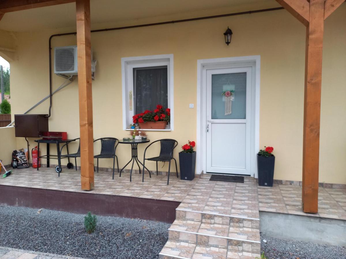 Oazis Apartman Sarospatak Bagian luar foto