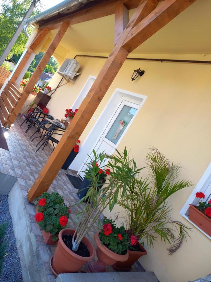 Oazis Apartman Sarospatak Bagian luar foto