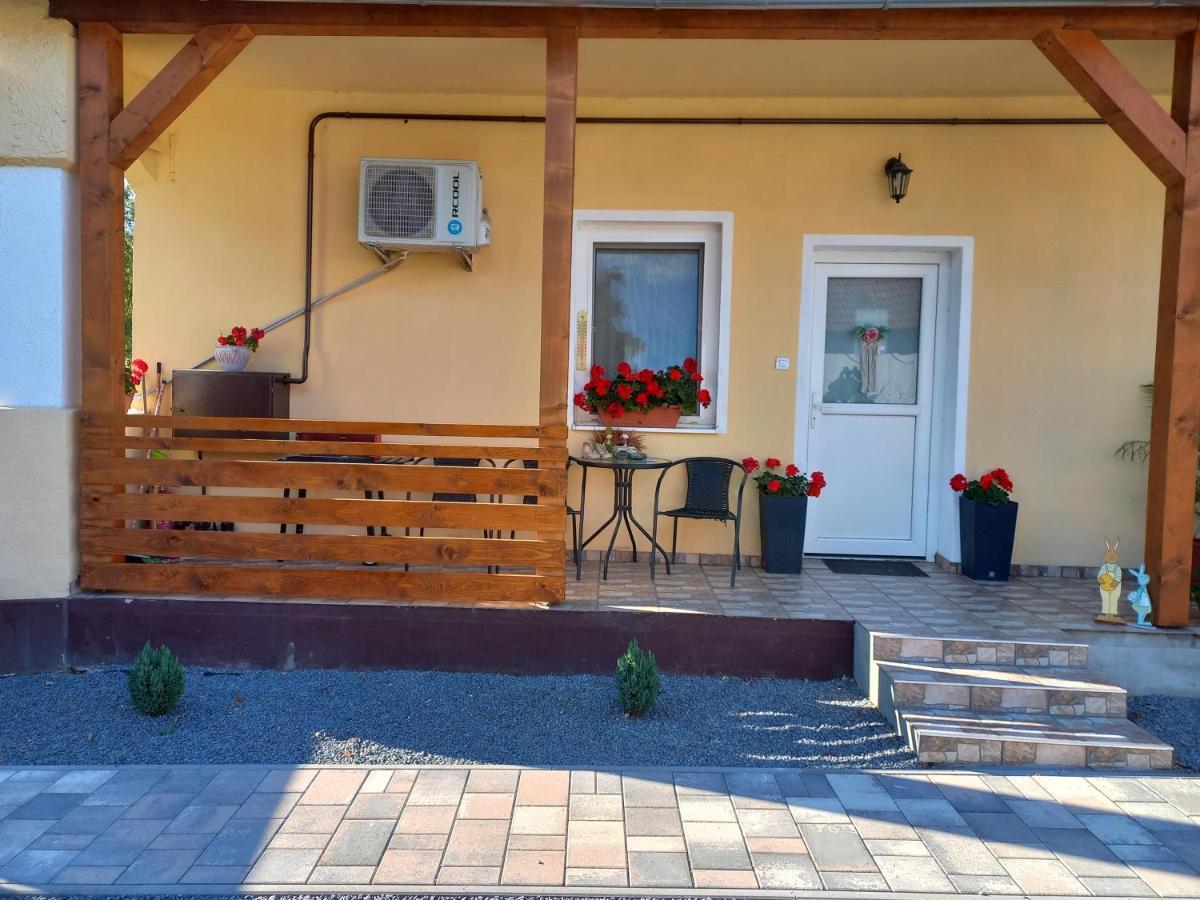 Oazis Apartman Sarospatak Bagian luar foto